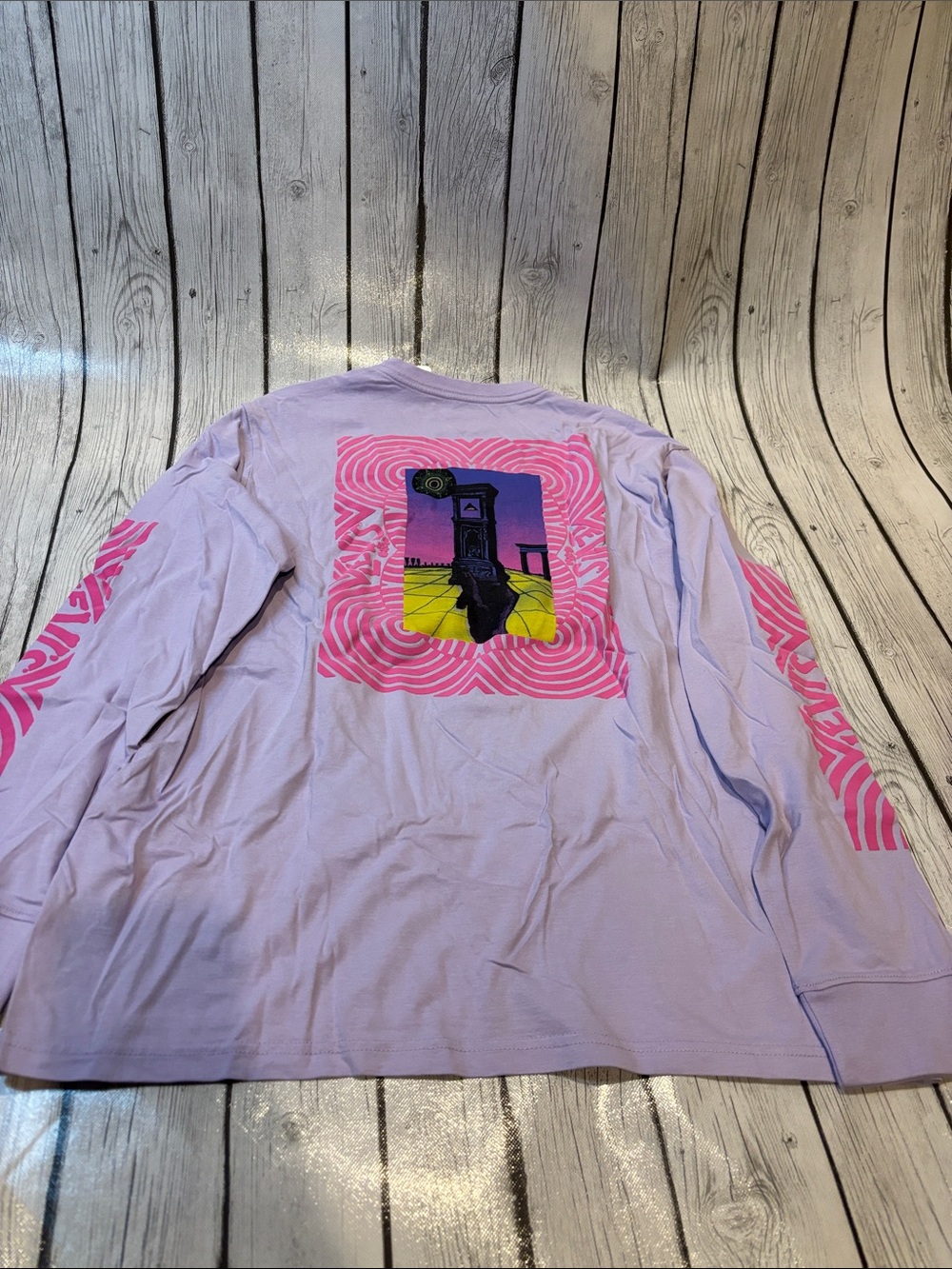 Levi's size large relaxed fit  Lavender Long Sleeve Tee with Pink Graphic